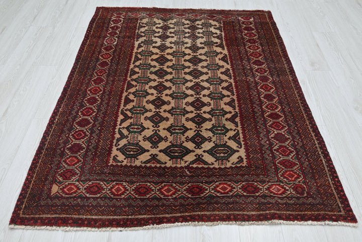 brown Accent rug 4' 0" x 5' 9"