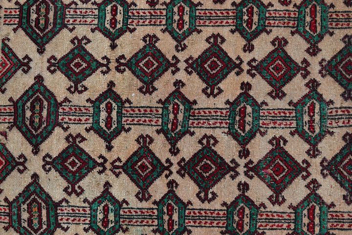 brown Accent rug 4' 0" x 5' 9"