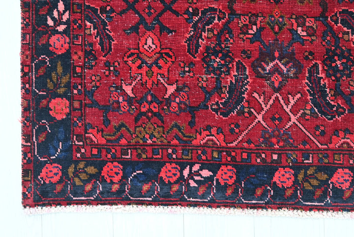 red Medium rug 3' 7" x 6' 11"