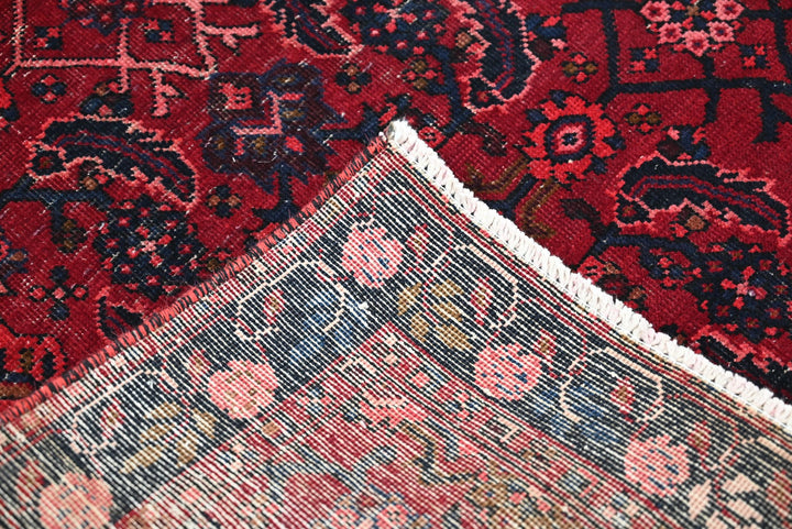 red Medium rug 3' 7" x 6' 11"