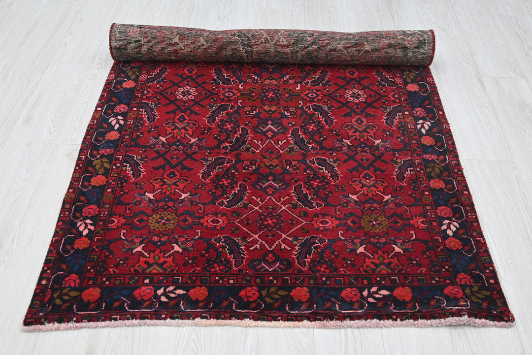 red Medium rug 3' 7" x 6' 11"