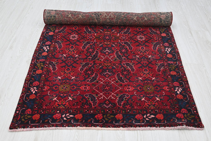 red Medium rug 3' 7" x 6' 11"