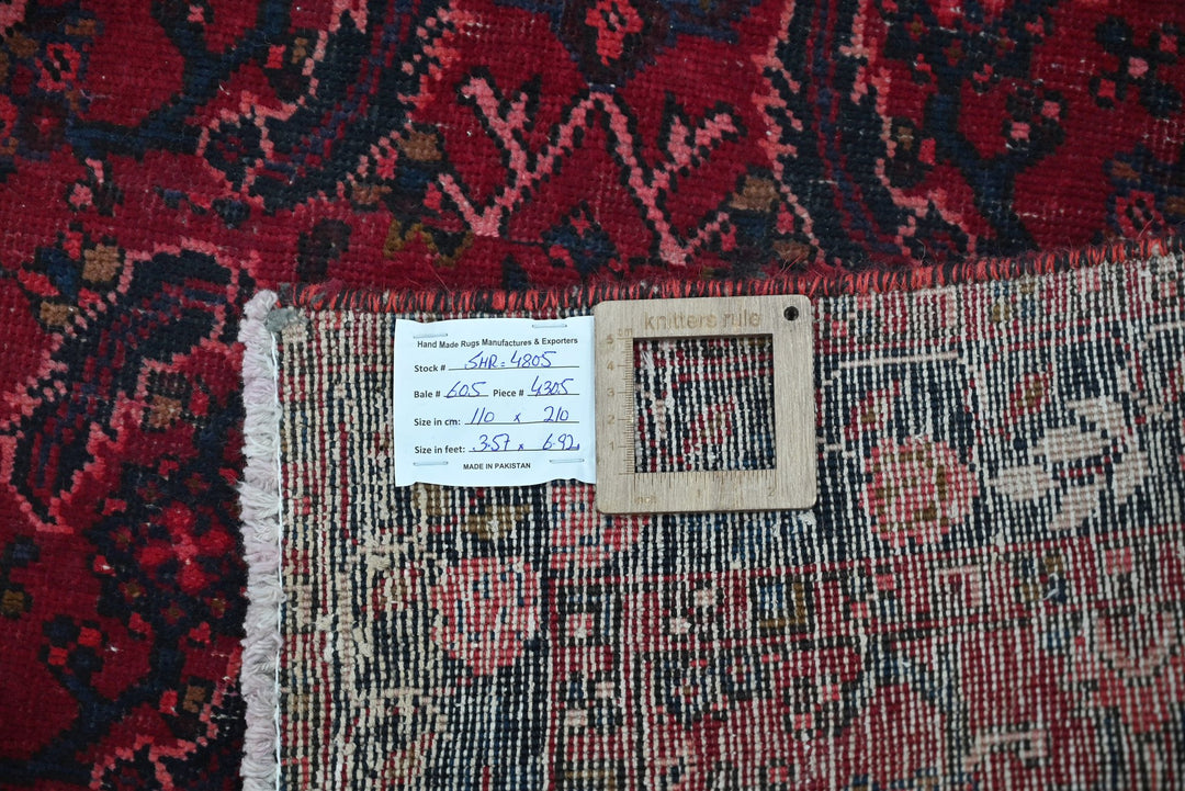 red Medium rug 3' 7" x 6' 11"