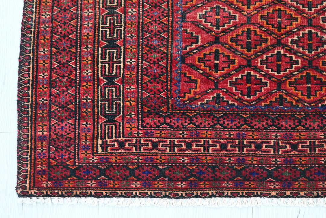 red Medium rug 3' 3" x 6' 7"