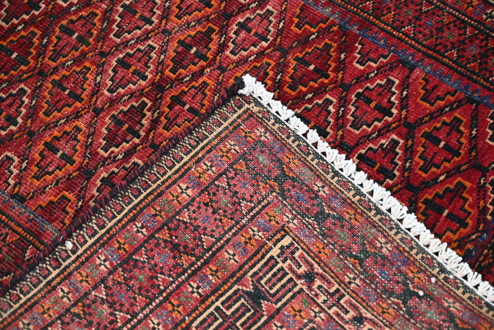 red Medium rug 3' 3" x 6' 7"