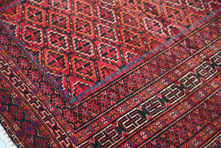 red Medium rug 3' 3" x 6' 7"