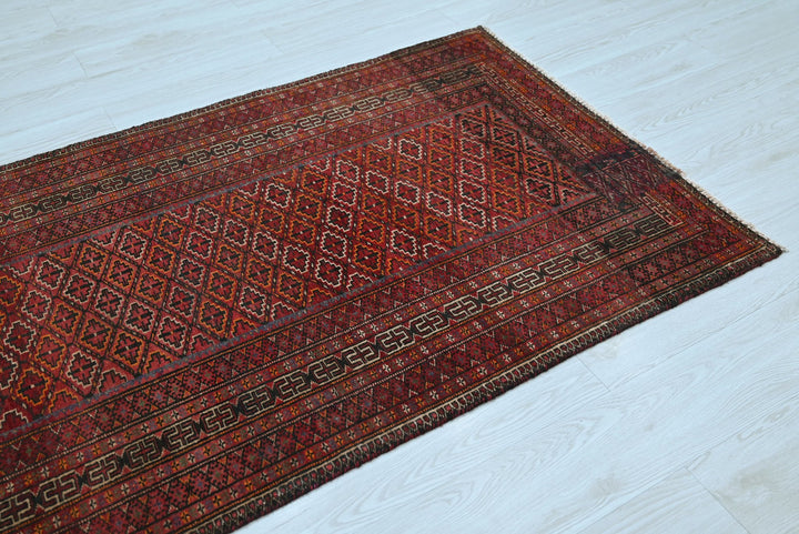 red Medium rug 3' 3" x 6' 7"