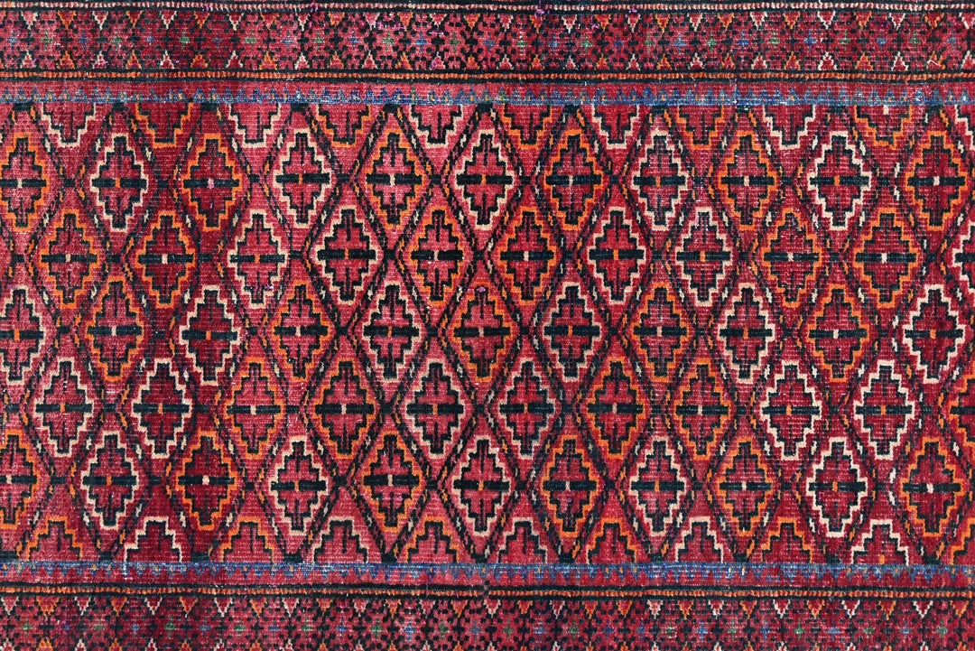 red Medium rug 3' 3" x 6' 7"