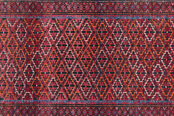 red Medium rug 3' 3" x 6' 7"