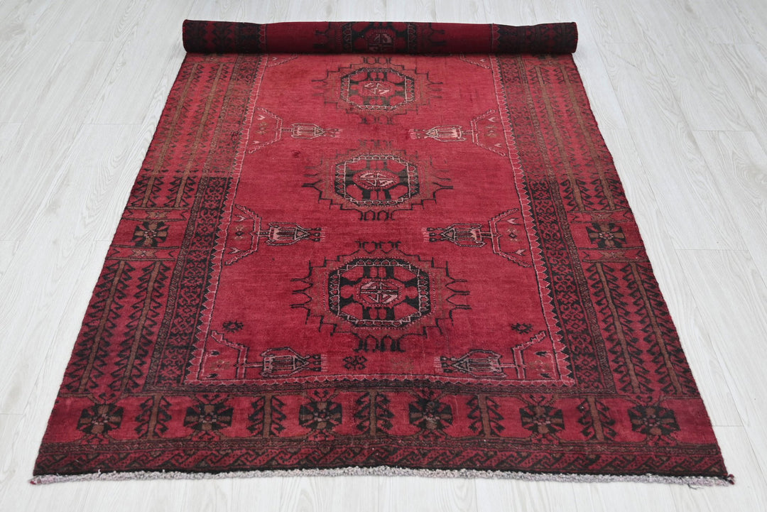red Medium rug 3' 7" x 6' 10"