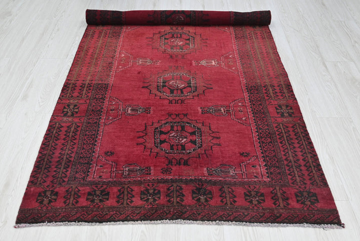 red Medium rug 3' 7" x 6' 10"