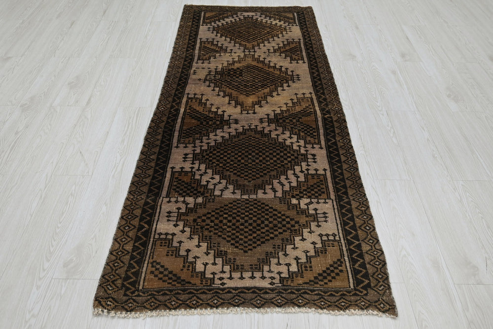 brown Medium rug 2' 9" x 7' 1"