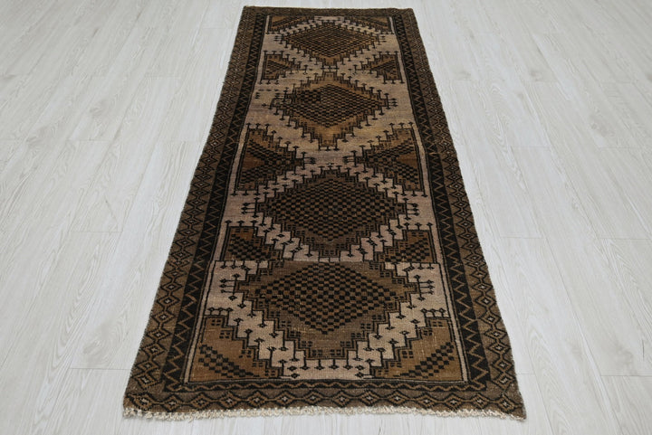 brown Medium rug 2' 9" x 7' 1"