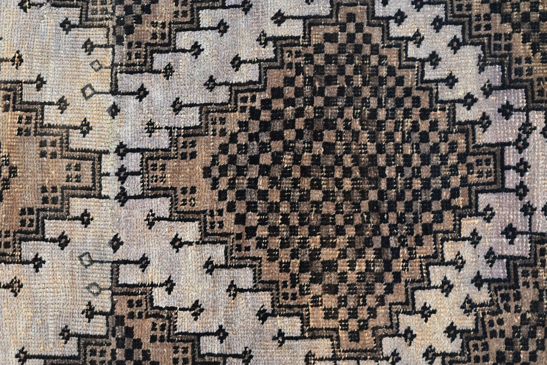 brown Medium rug 2' 9" x 7' 1"