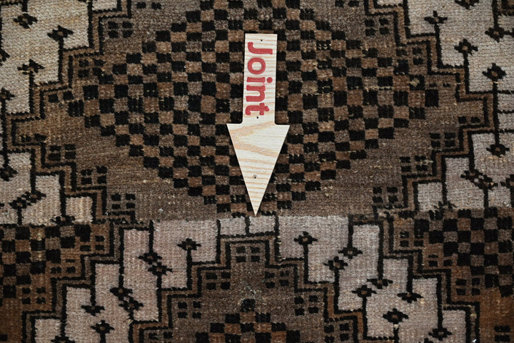 brown Medium rug 2' 9" x 7' 1"