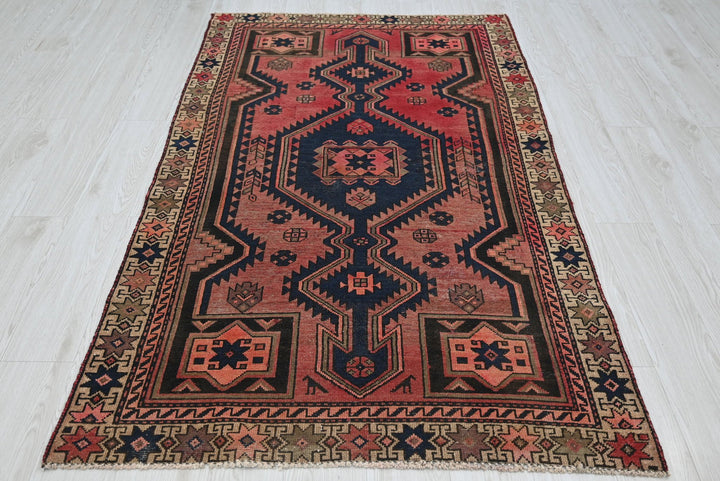 red Accent rug 3' 9" x 6' 3"