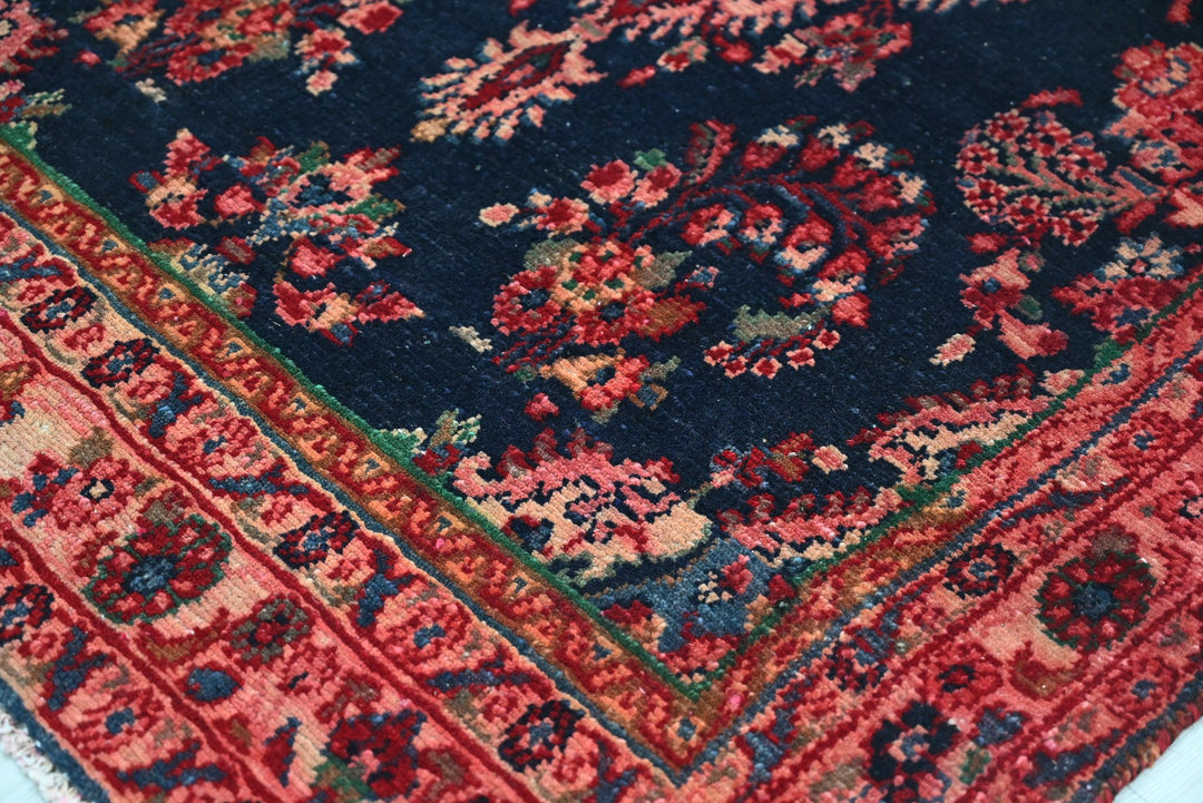 blue Accent rug 3' 7" x 5' 9"
