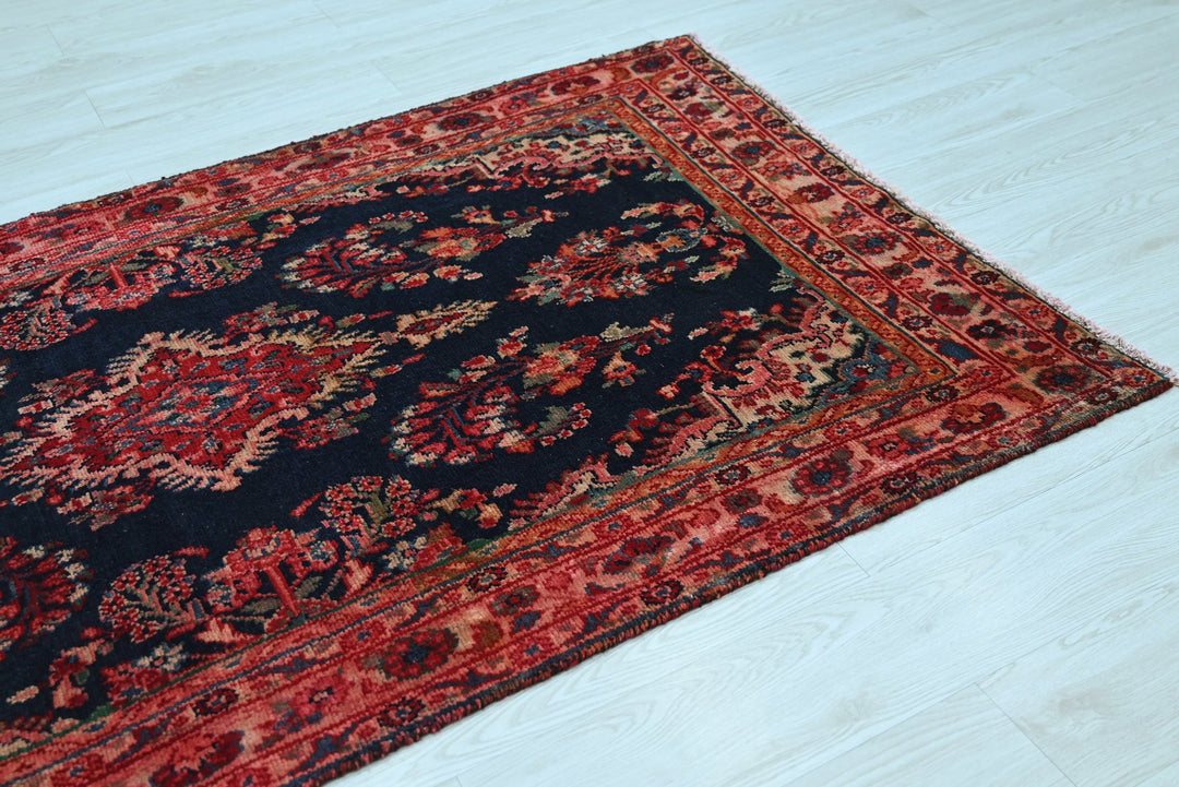 blue Accent rug 3' 7" x 5' 9"