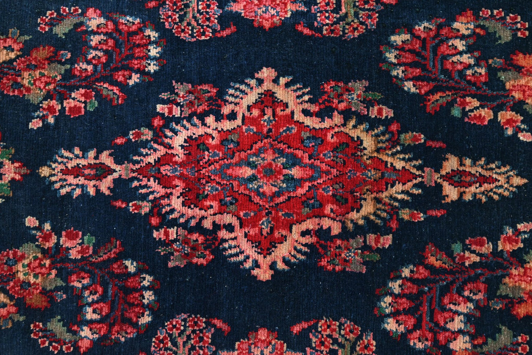 blue Accent rug 3' 7" x 5' 9"