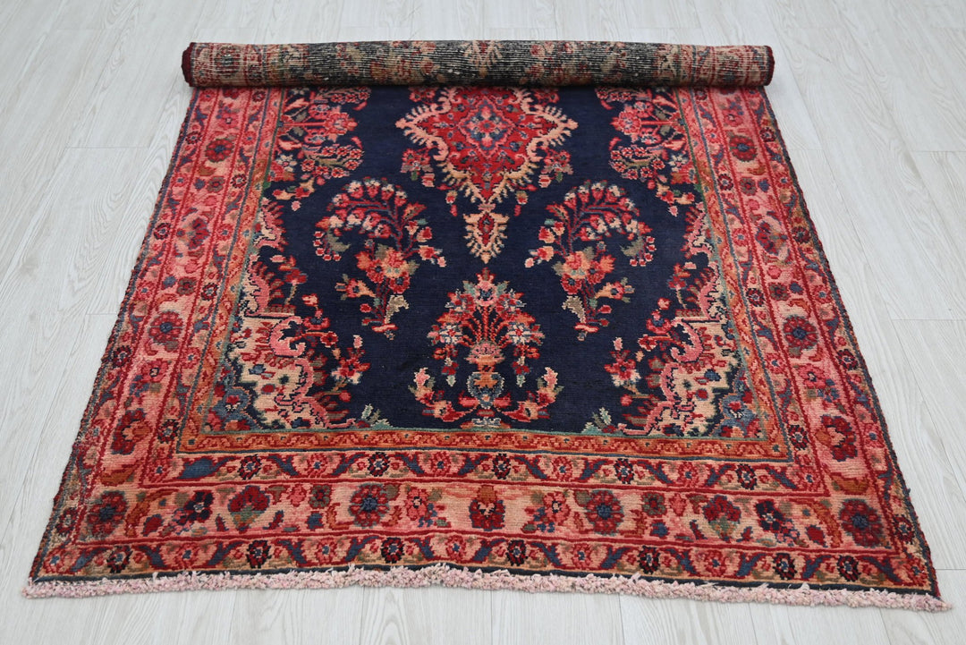 blue Accent rug 3' 7" x 5' 9"