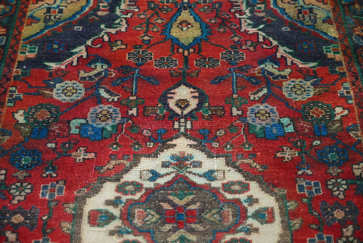red Accent rug 3' 0" x 5' 10"