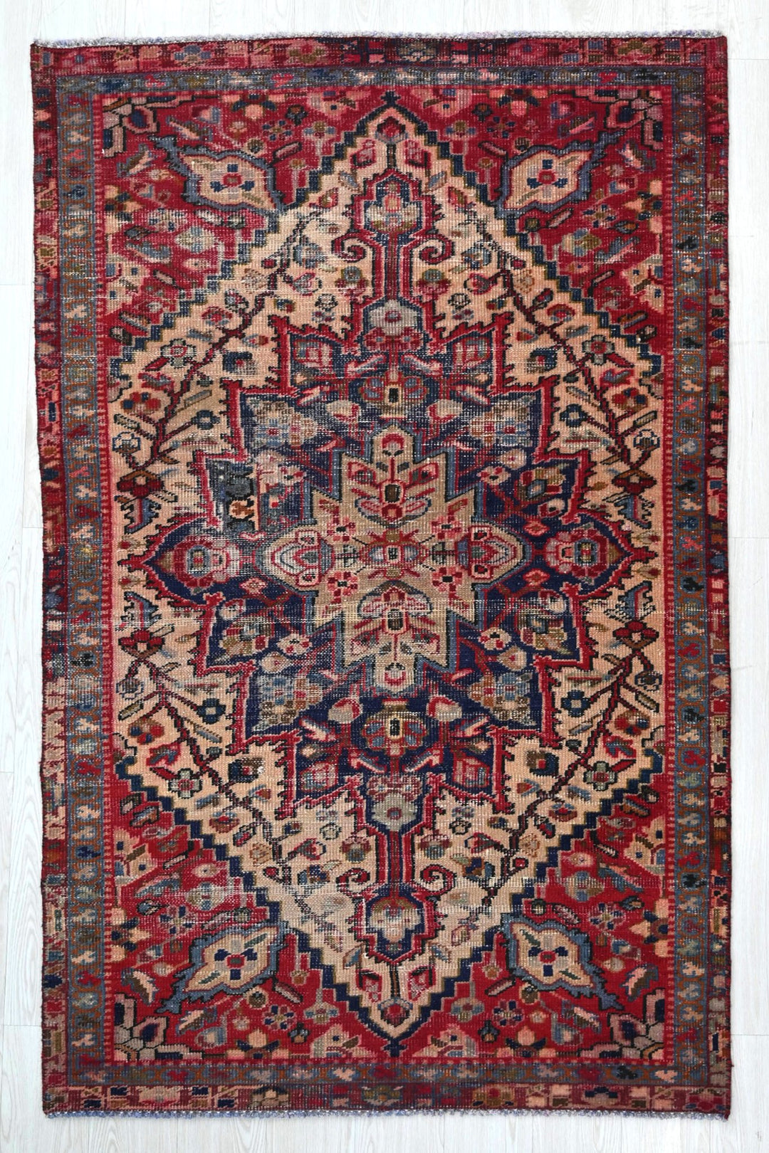red Accent rug 3' 11" x 6' 6"