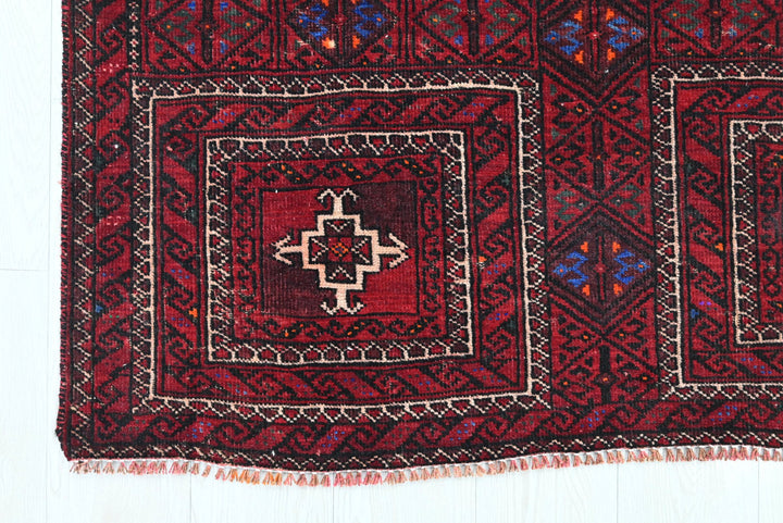 red Medium rug 3' 9" x 8' 5"