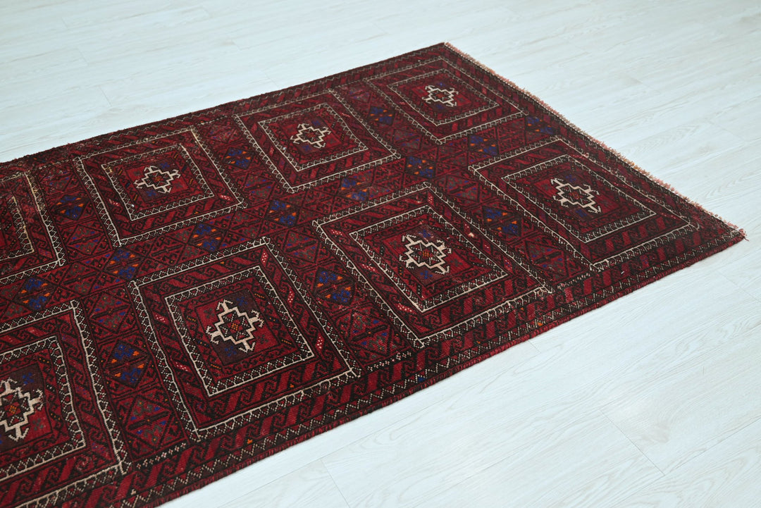 red Medium rug 3' 9" x 8' 5"