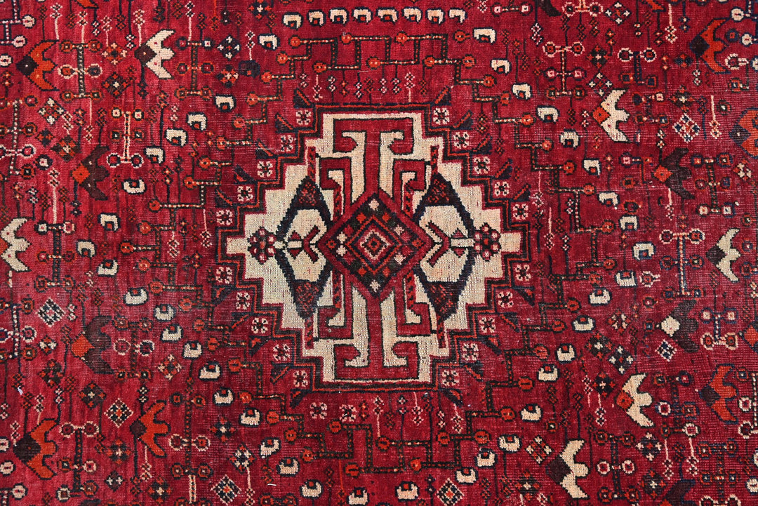 red Medium rug 5' 6" x 7' 8"
