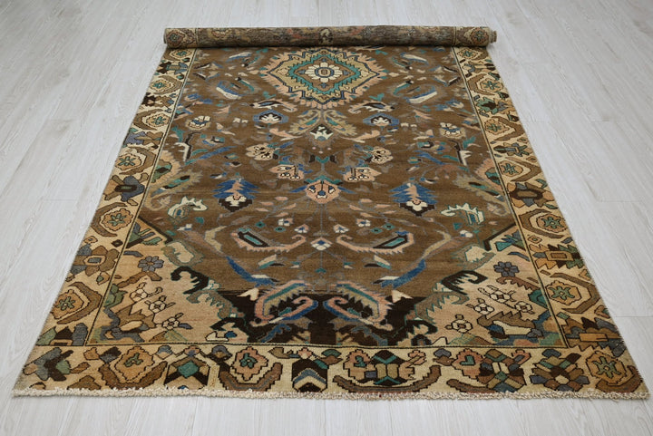 brown Medium rug 4' 11" x 9' 2"