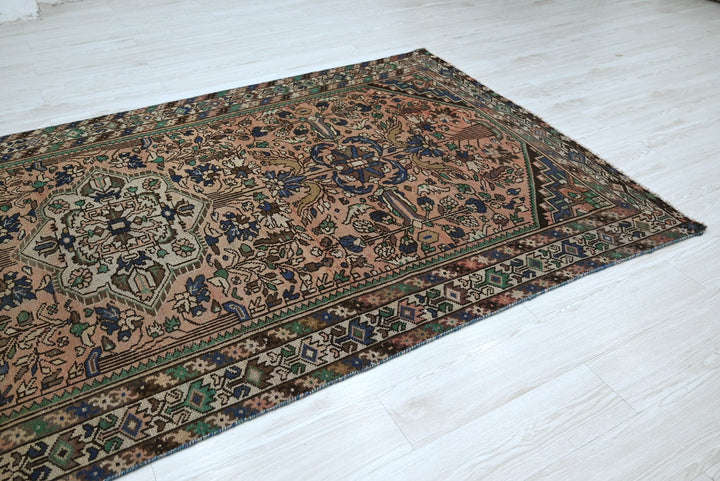 pink Large rug 5' 0" x 10' 2"
