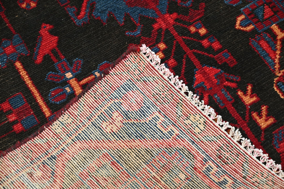 black Medium rug 3' 8" x 6' 11"