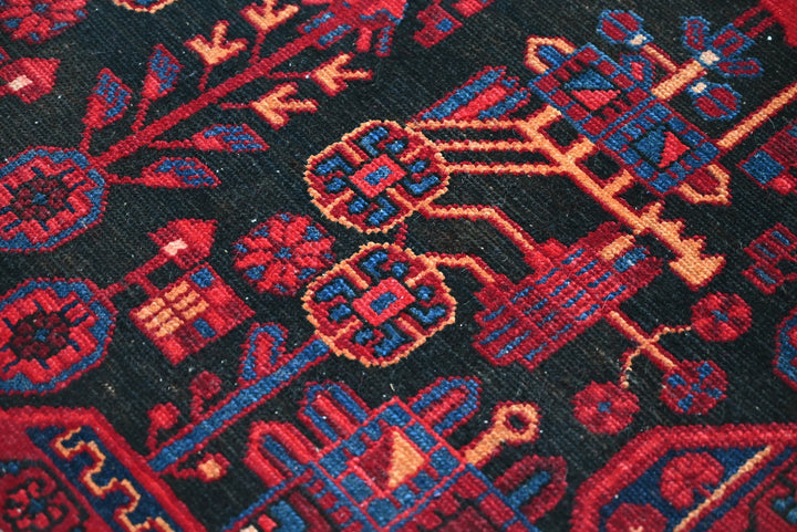 black Medium rug 3' 8" x 6' 11"