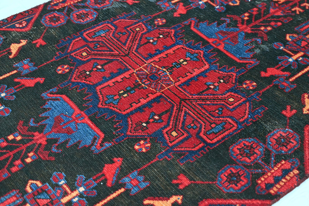 black Medium rug 3' 8" x 6' 11"