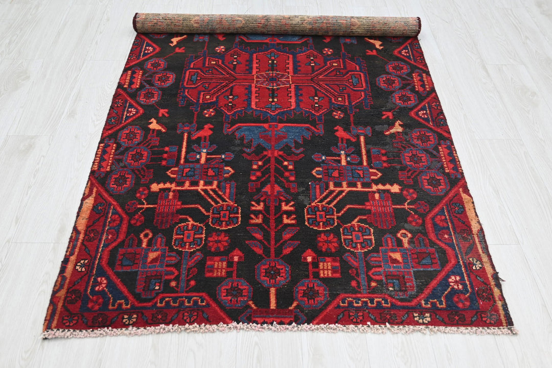 black Medium rug 3' 8" x 6' 11"