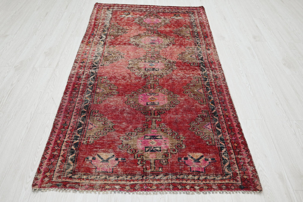 red Medium rug 3' 7" x 6' 9"