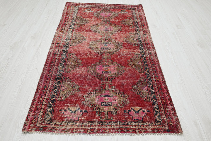 red Medium rug 3' 7" x 6' 9"