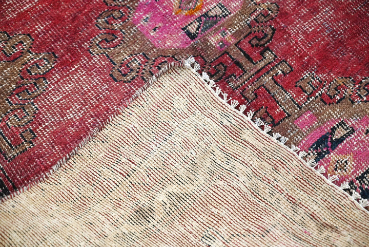 red Medium rug 3' 7" x 6' 9"