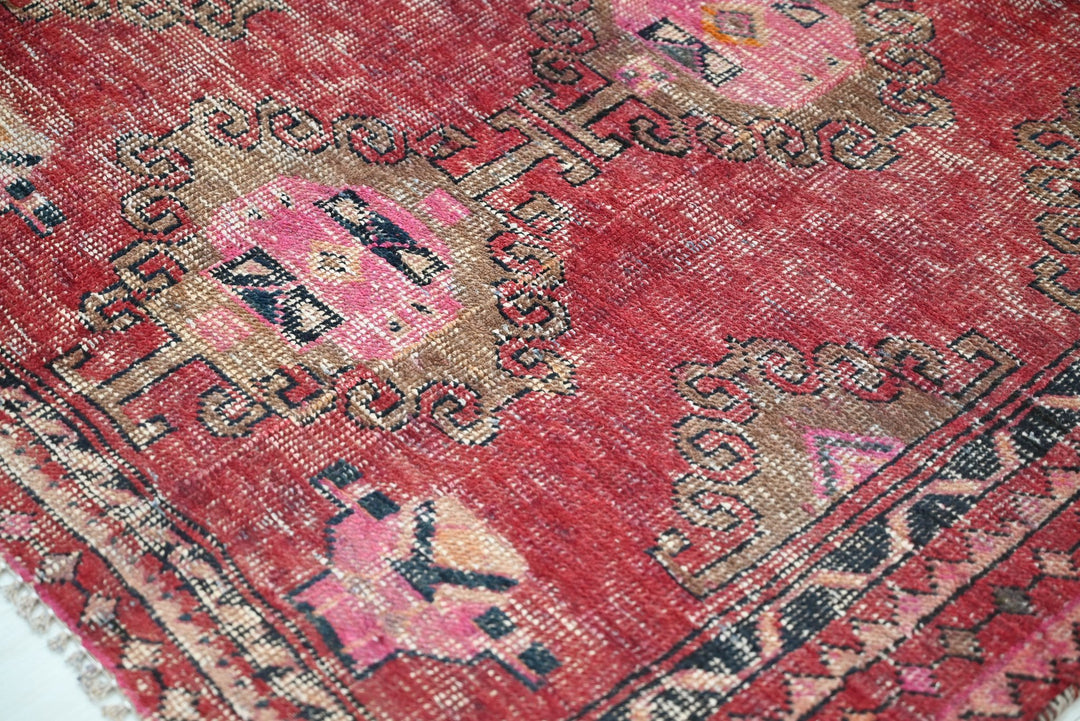red Medium rug 3' 7" x 6' 9"