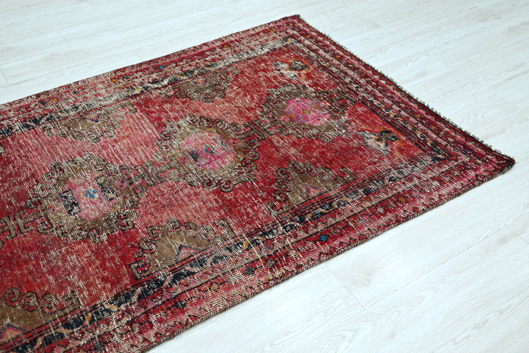 red Medium rug 3' 7" x 6' 9"