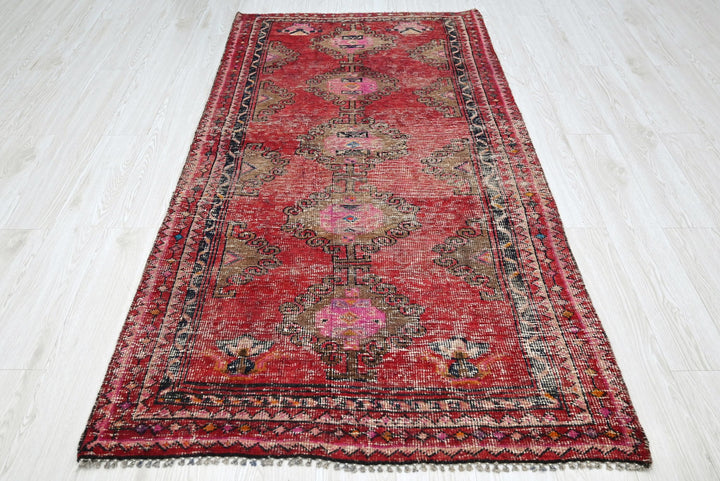 red Medium rug 3' 7" x 6' 9"