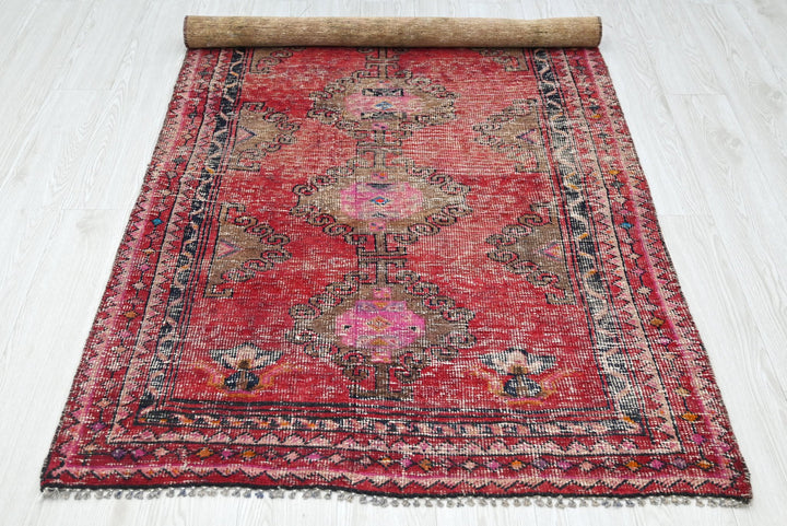 red Medium rug 3' 7" x 6' 9"