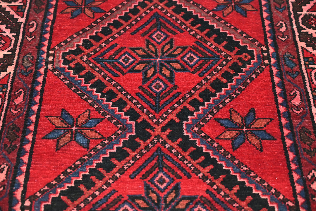 red Medium rug 3' 5" x 6' 7"
