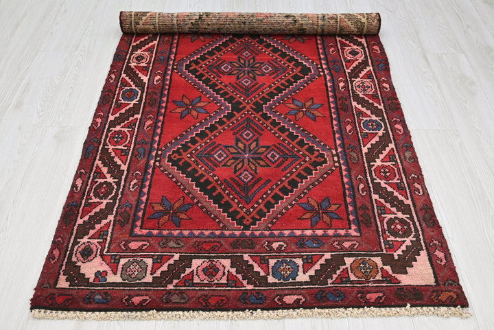 red Medium rug 3' 5" x 6' 7"