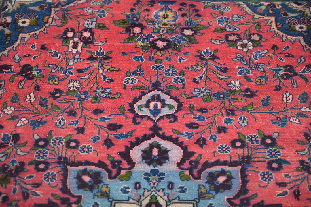red Accent rug 3' 7" x 5' 9"