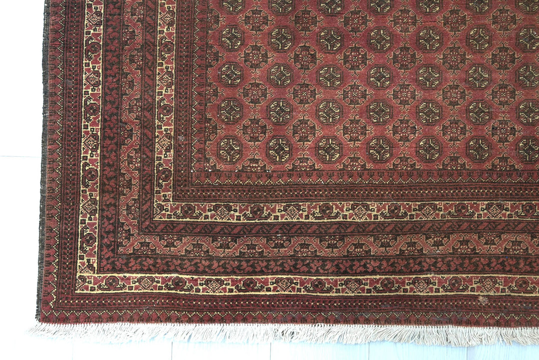 red Accent rug 3' 8" x 5' 7"