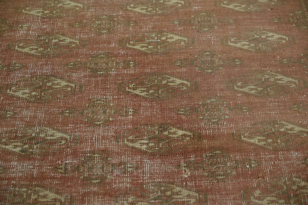 brown Accent rug 4' 1" x 6' 4"