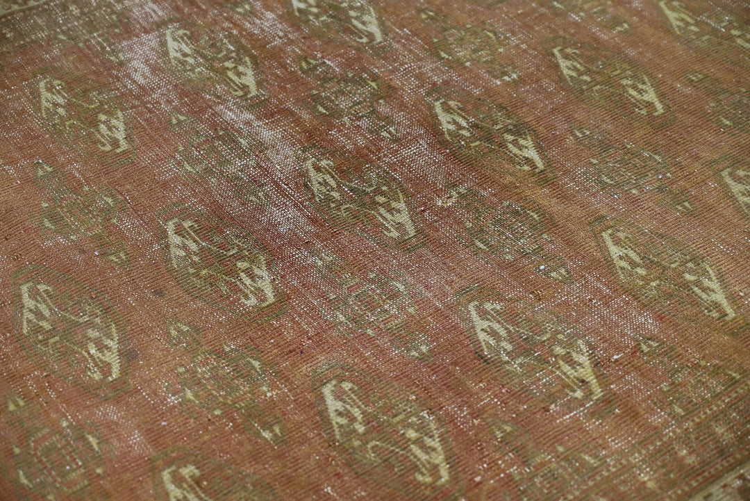 brown Accent rug 4' 1" x 6' 4"