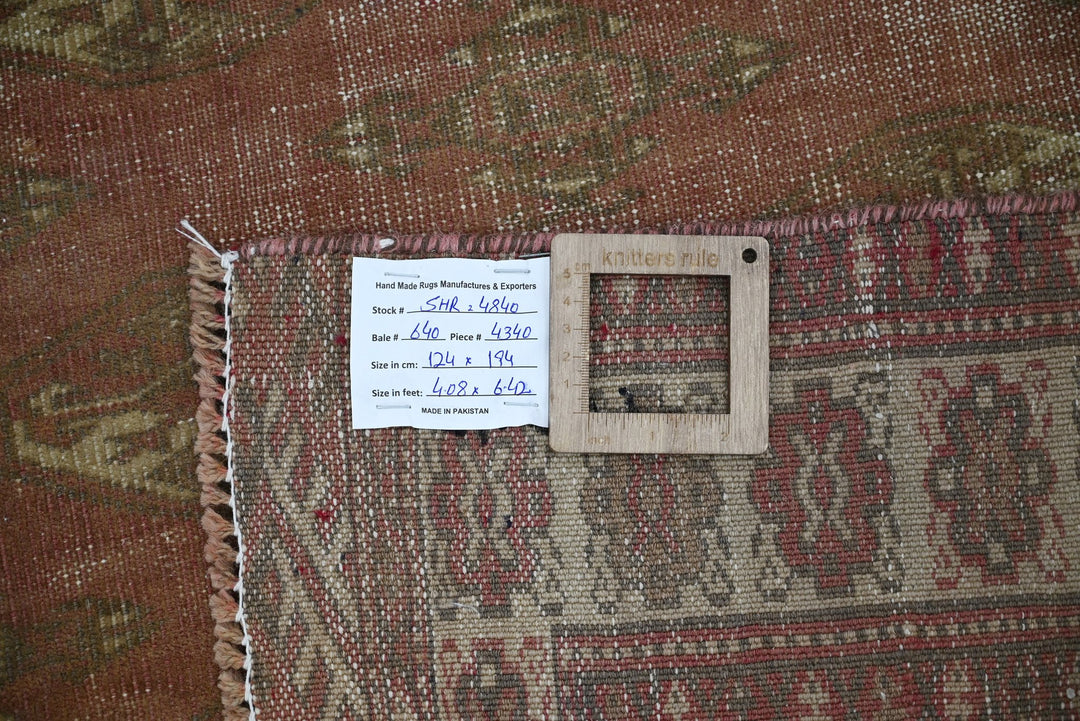 brown Accent rug 4' 1" x 6' 4"