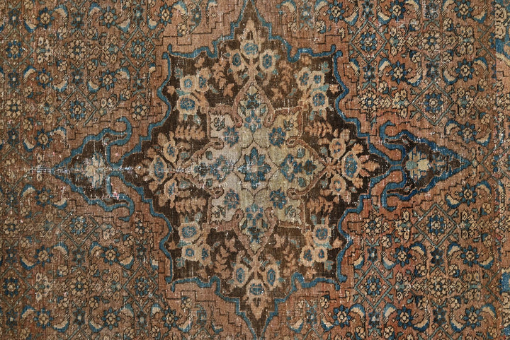 brown Accent rug 4' 1" x 5' 10"